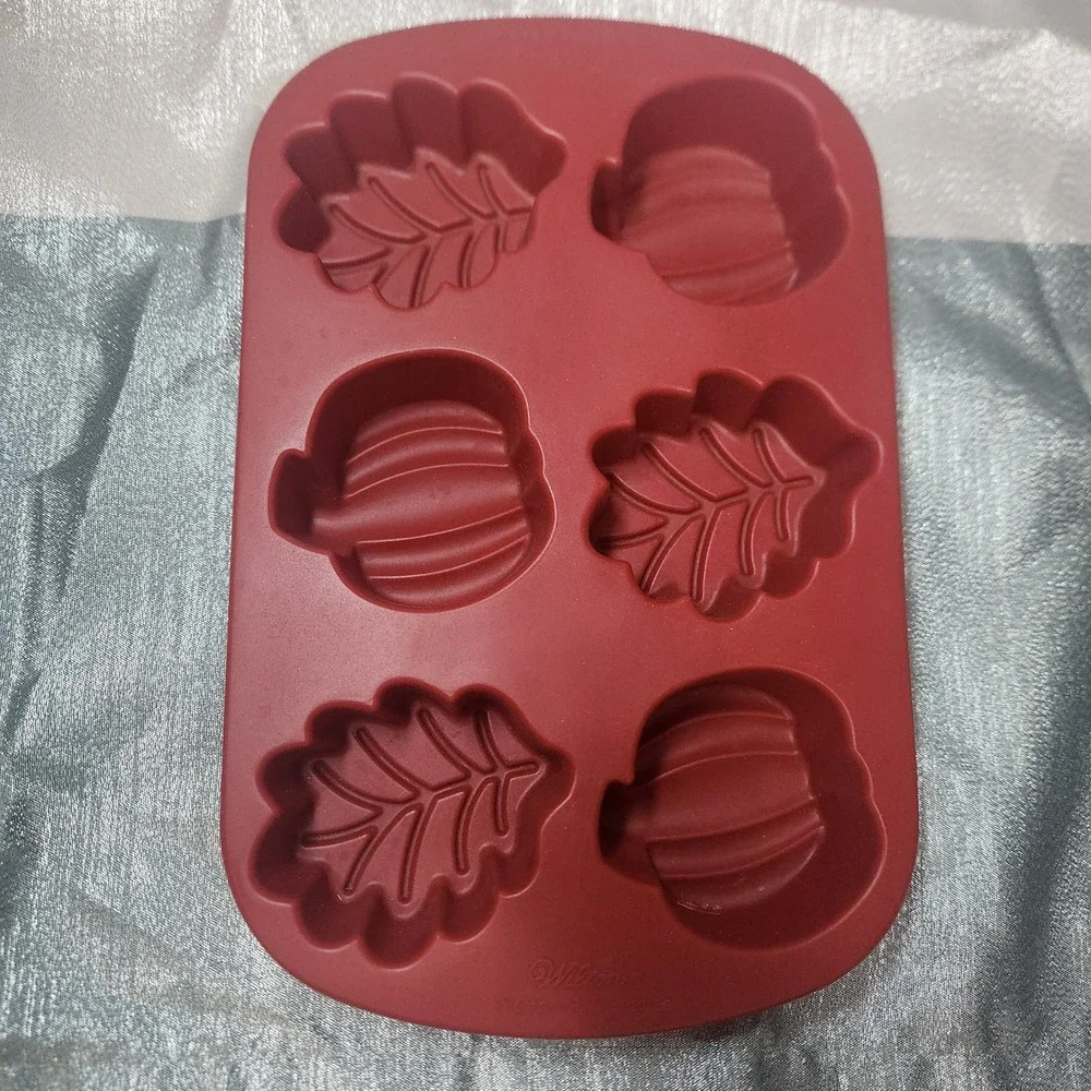 Wilton Pumpkins & Leaves Red Silicone Mold 6 Cavity Fall Harvest Baking Tray